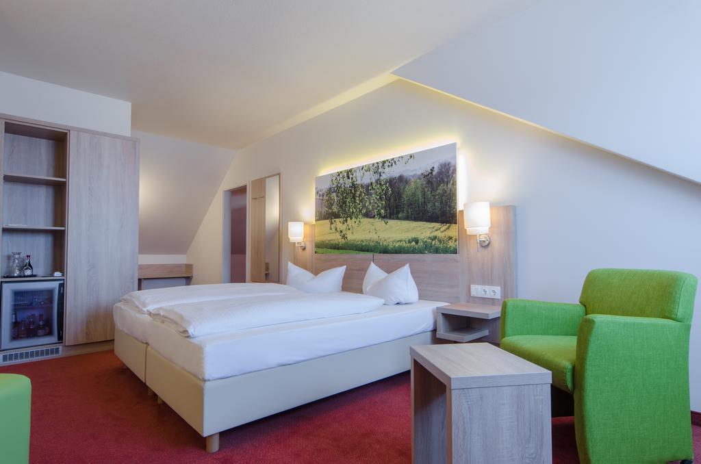 Standard Room Queen-Size Bed