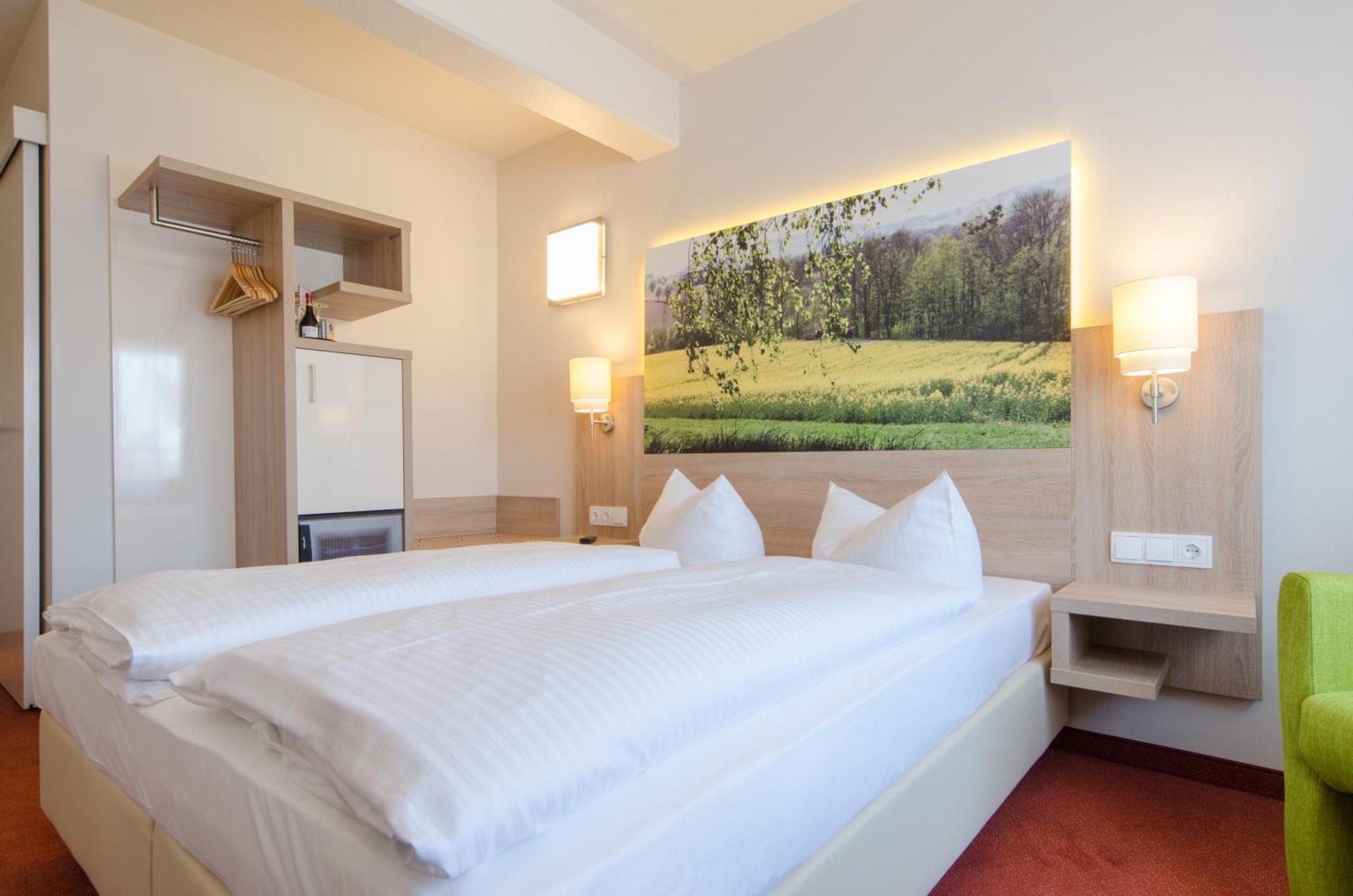 Standard Room Queen-Size Bed