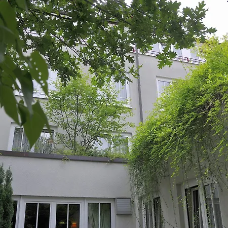 Garden Hotel-2